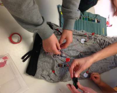 Maakbox: Wearables